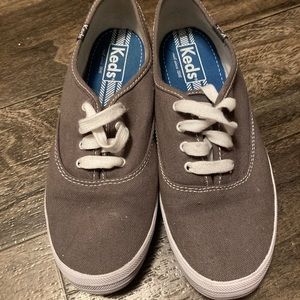 Barely worn, just out grown